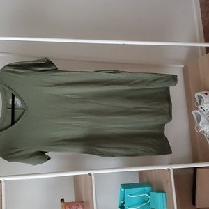 T-shirt dress with pockets!